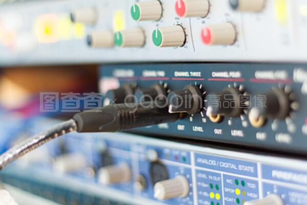 錄音室音響裝置的特寫(xiě)